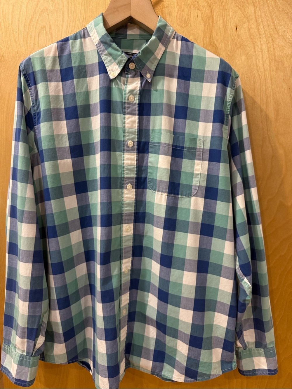 Abercrombie & Fitch quality cotton Blue, Mint & White Plaid Button-Down Shirt